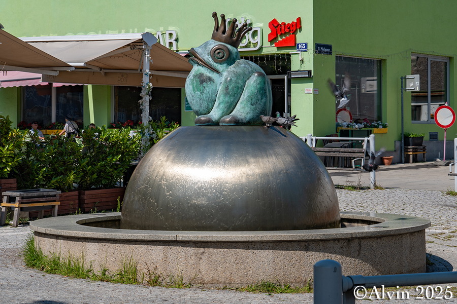 Froschkönig Brunnen