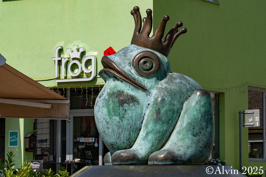 Froschkönig Brunnen