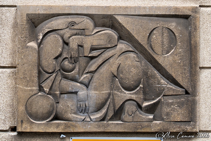 Natursteinrelief Ruhende