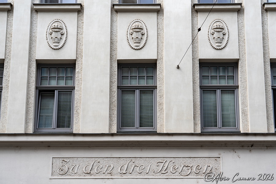Zu den drei Herzen