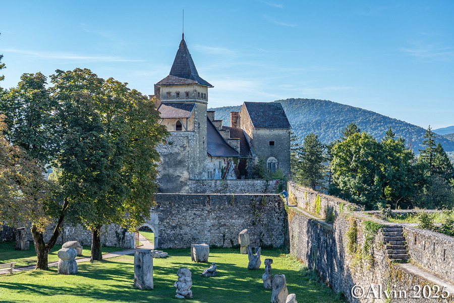 Castle Ostrozac