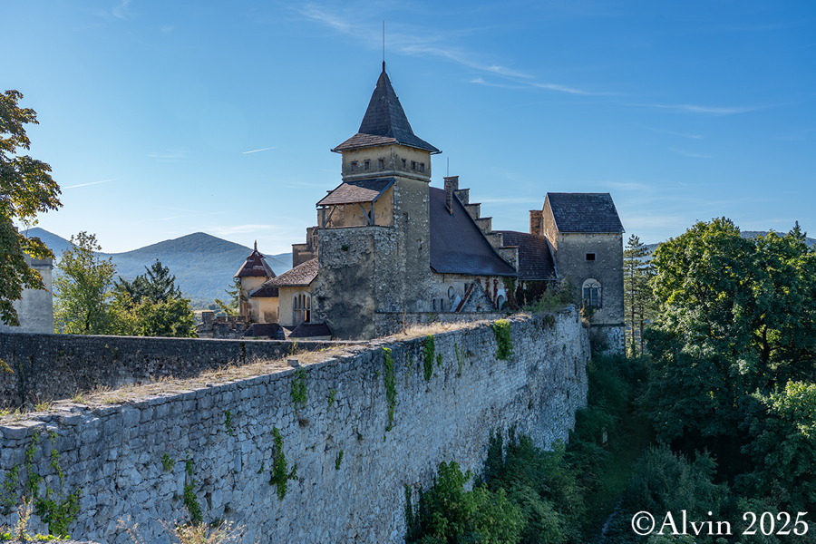 Castle Ostrozac