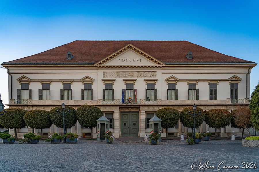 Palais Sandor