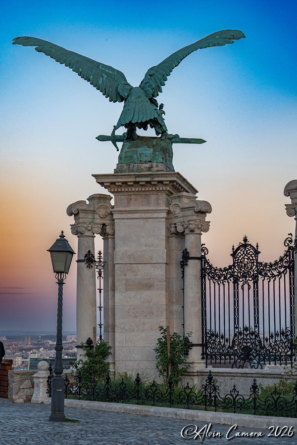 Turul Statue
